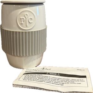 Pampered Chef Ceramic Microwave Egg Cooker with Silicone Sleeve #152
